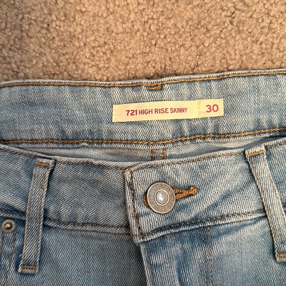 Levi's Studded Light Wash Skinny Jeans | Size 30 - Picture 4 of 9